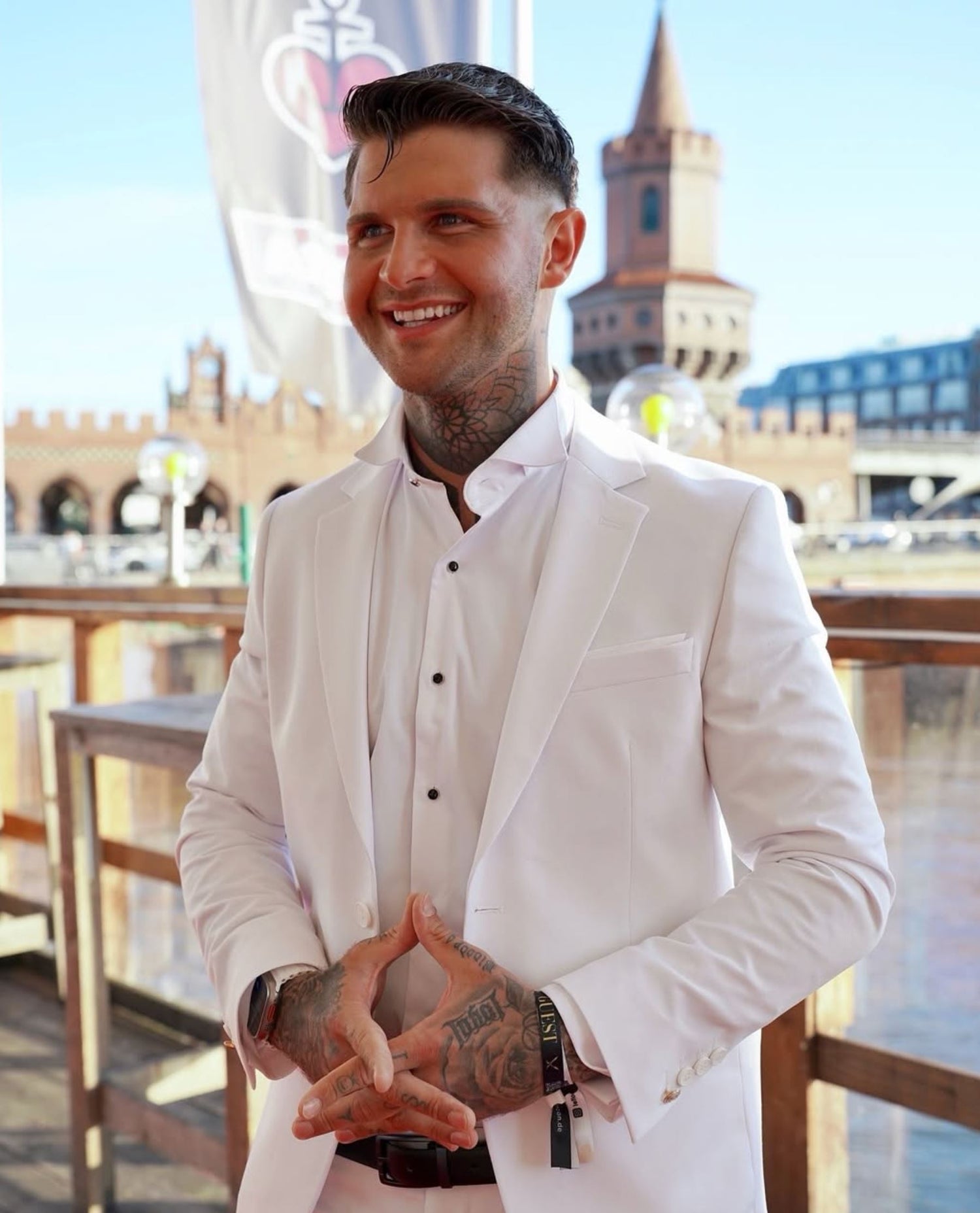 Flocke.JPG__PID:7897f36a-28bf-4229-a218-489b9010333b